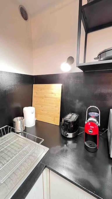 Logement Moderne Au Coeur Du Village Saint-Georges-de-Luzencon Ngoại thất bức ảnh