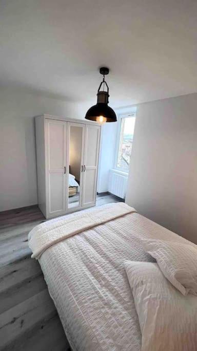 Logement Moderne Au Coeur Du Village Saint-Georges-de-Luzencon Ngoại thất bức ảnh